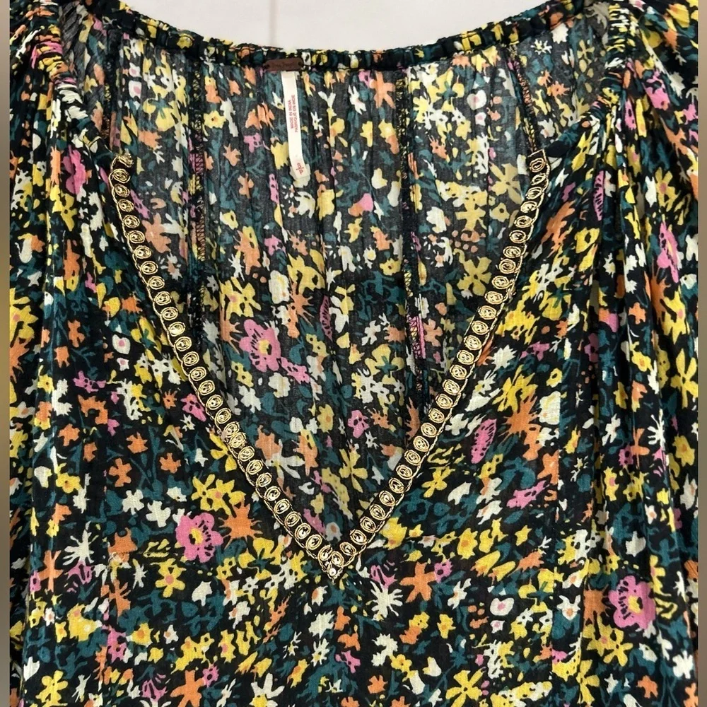FREE PEOPLE Gardenia Tunic in Black Yellow Floral Sequin Oversized Size Small